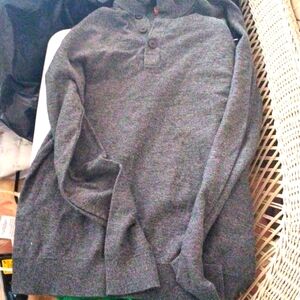 Red ale cotton Henley sweater L